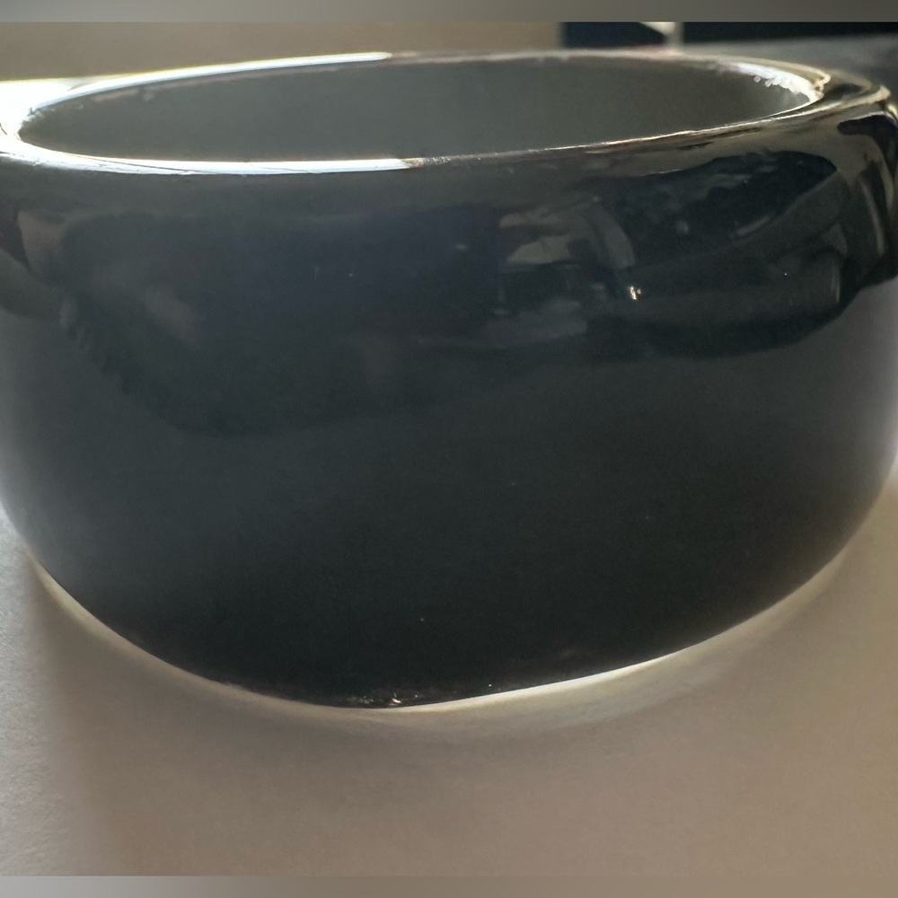 Black chunky bracelet.